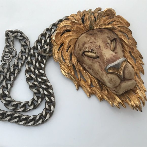 Other - Vintage Necklace Men Jewelry Loin Face Gold Tone M